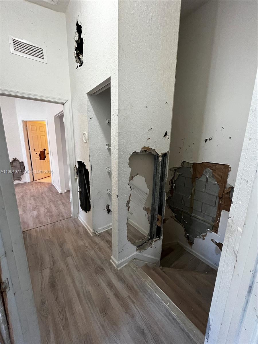 THOUSAND OAKS - Residential