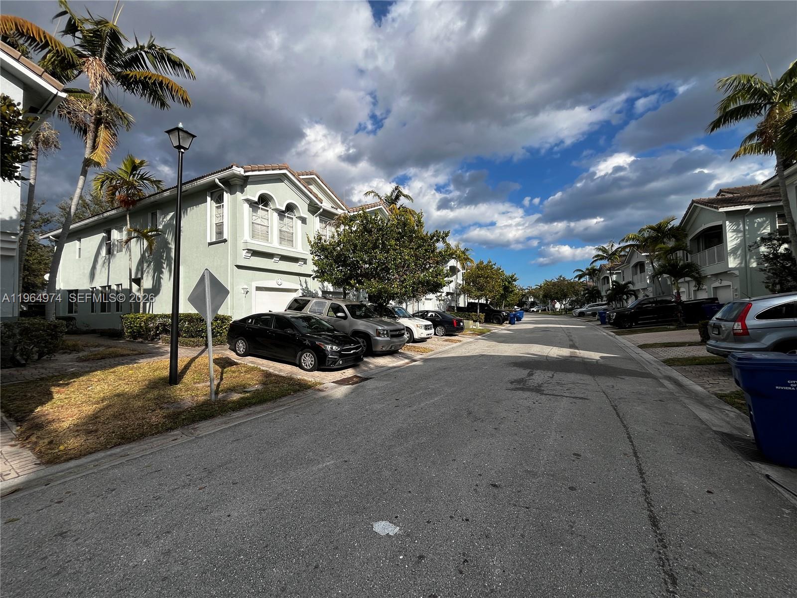 THOUSAND OAKS - Residential