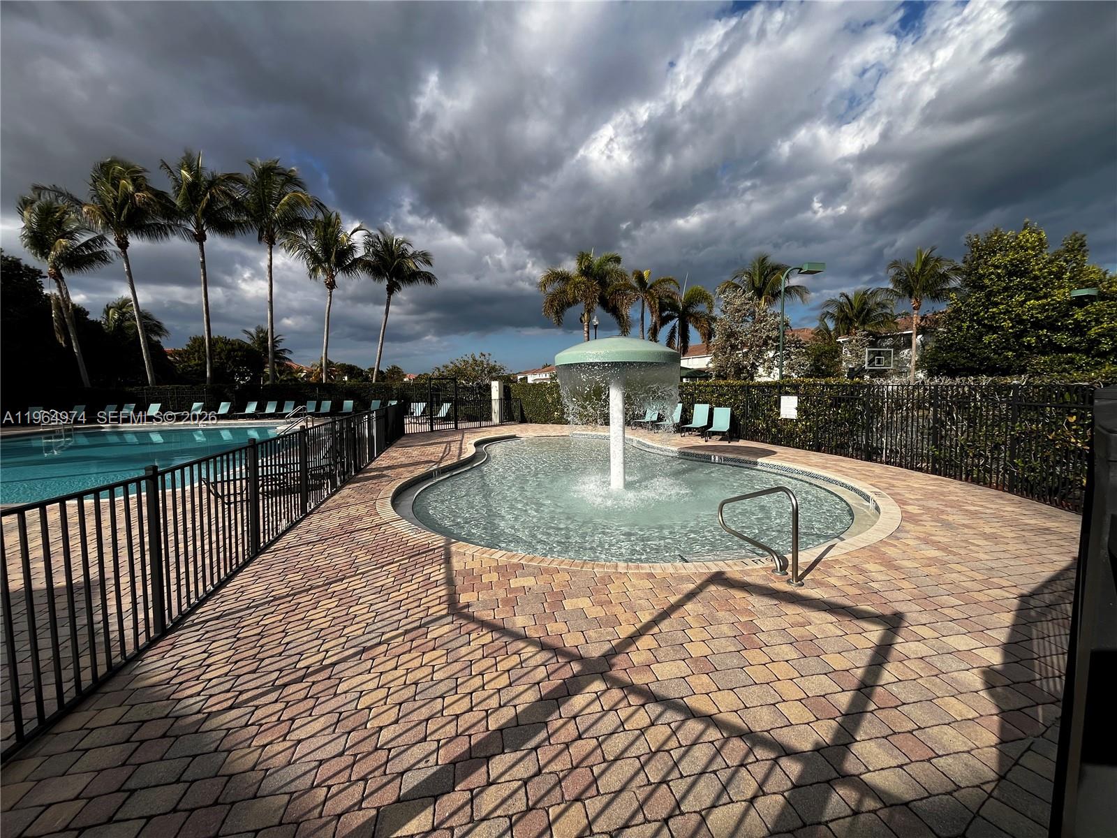 THOUSAND OAKS - Residential