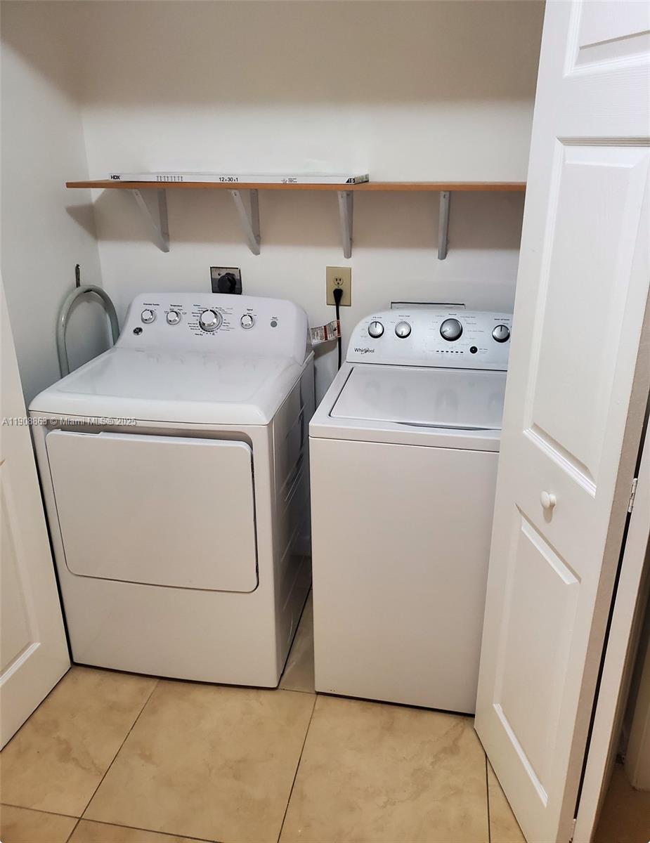 KENDALL CENTER - Residential Lease