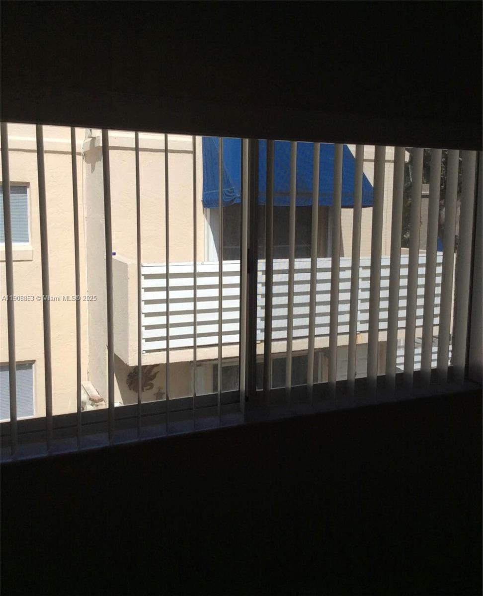 KENDALL CENTER - Residential Lease