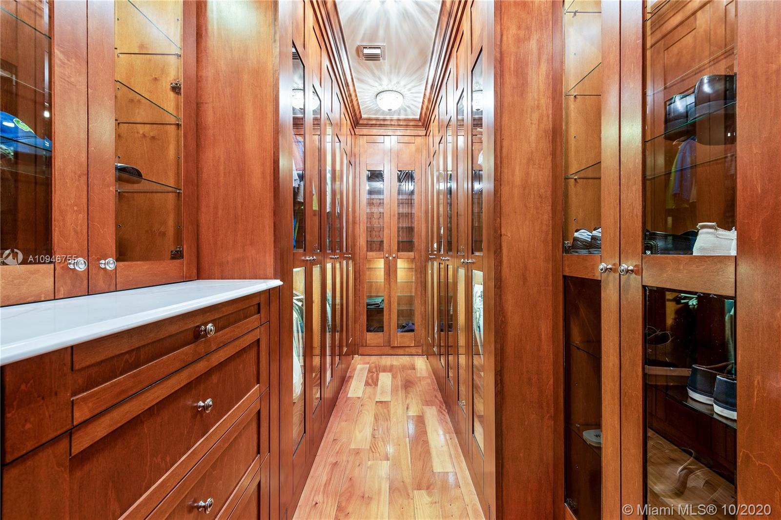 INDIAN CREEK GOLF CLUB IS - Residential