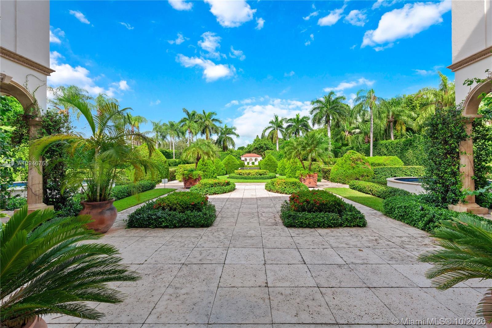 INDIAN CREEK GOLF CLUB IS - Residential