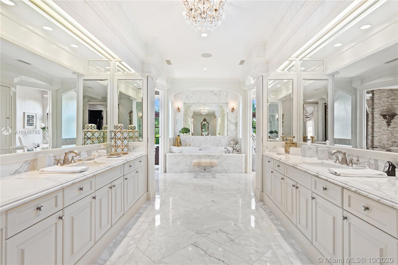 INDIAN CREEK GOLF CLUB IS - Residential