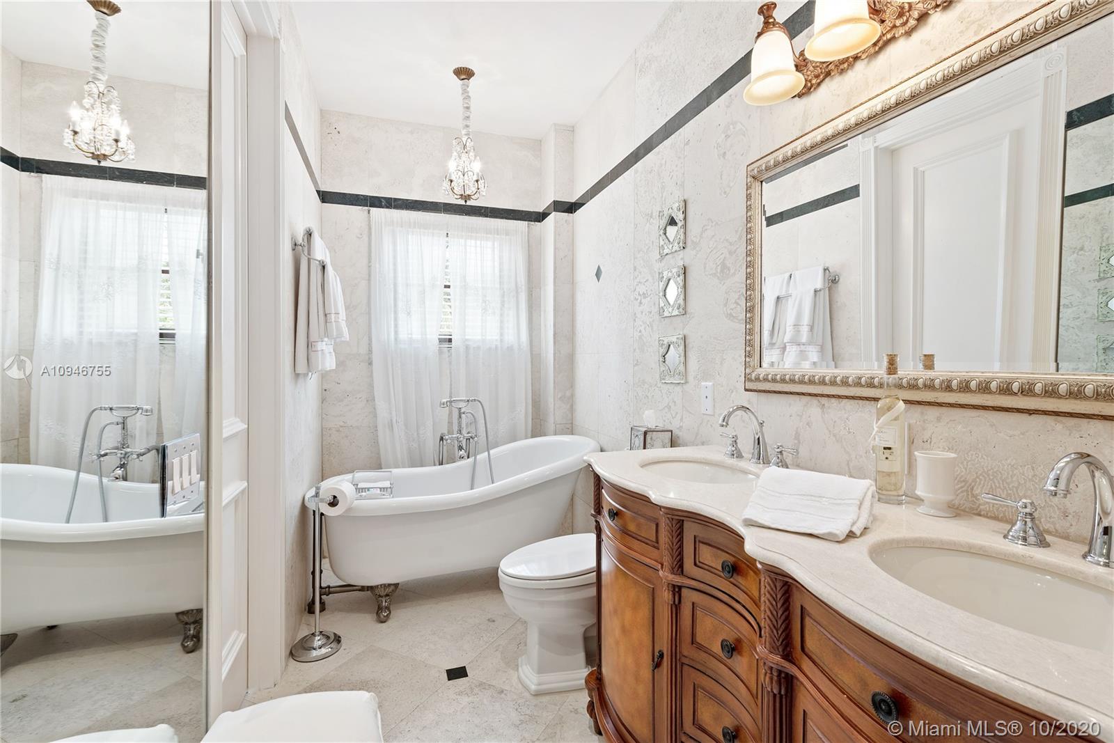 INDIAN CREEK GOLF CLUB IS - Residential