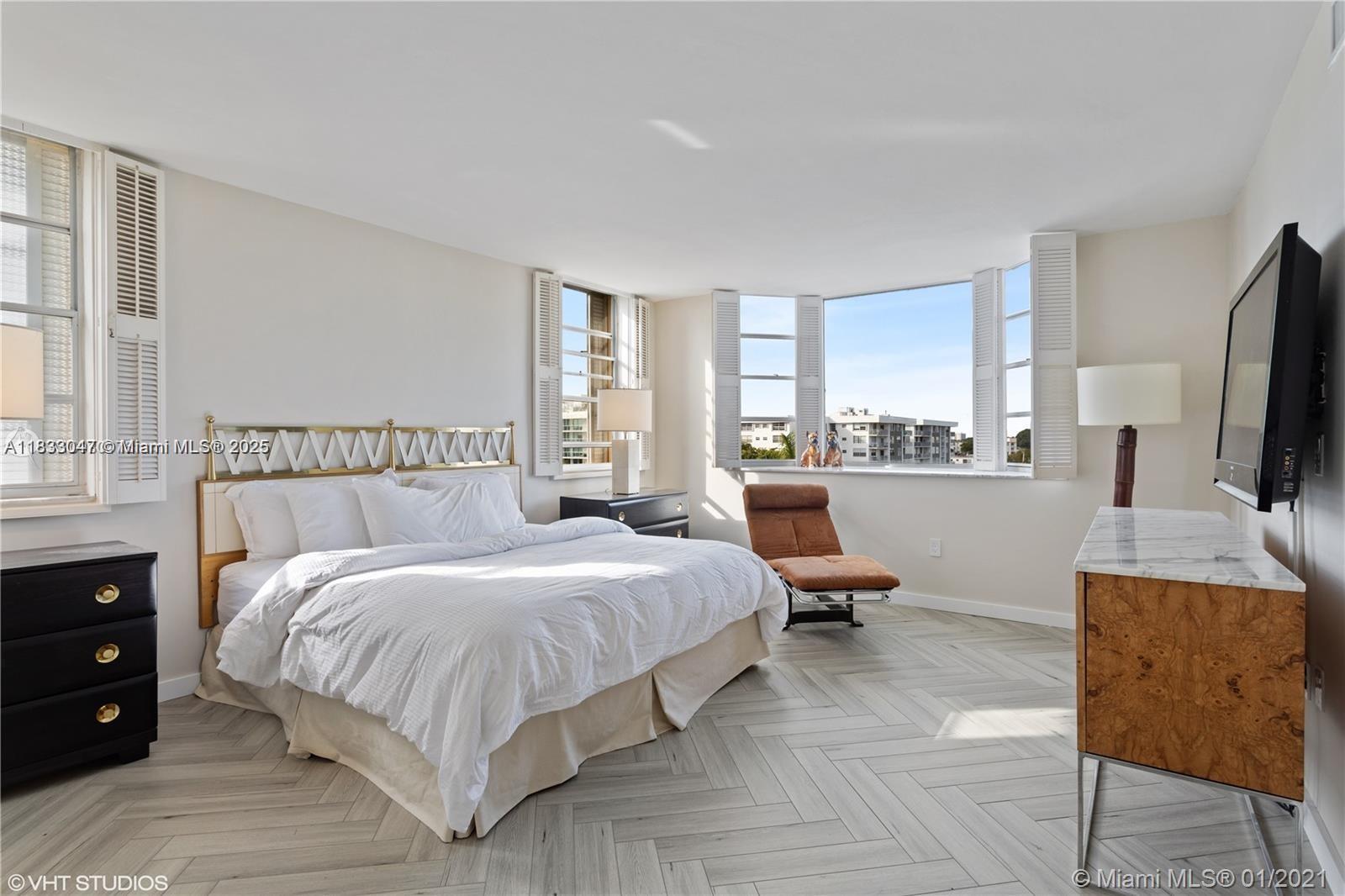9341 E Bay Harbor 6D