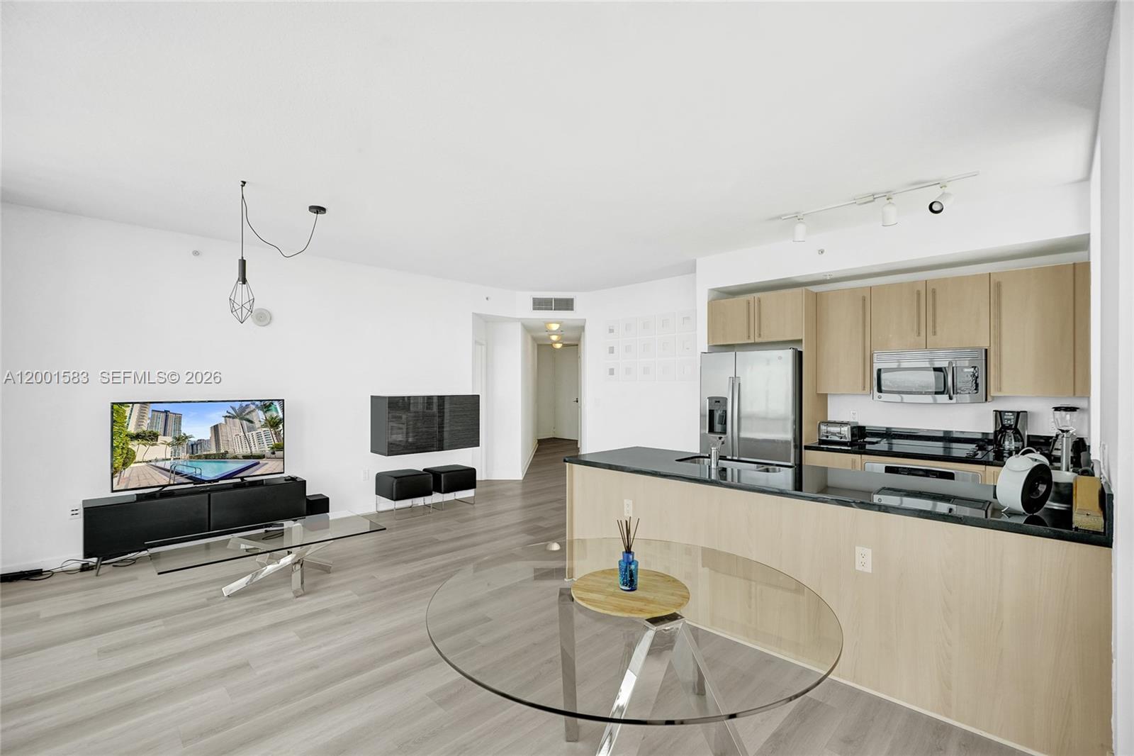 THE AXIS ON BRICKELL II C - Residential Lease