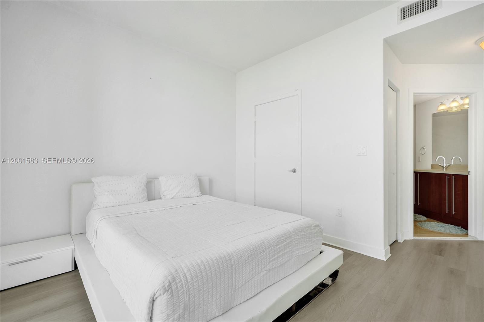 THE AXIS ON BRICKELL II C - Residential Lease
