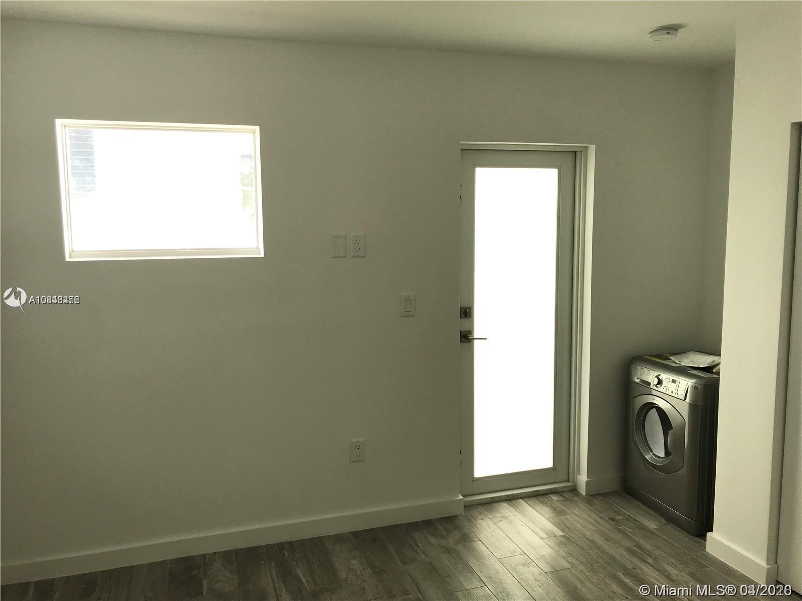 1035 Euclid - Residential Lease