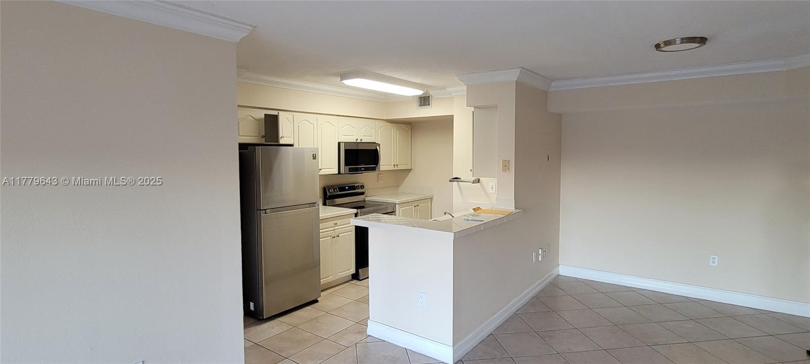Rental Property at 15231 Sw 80th St 304, Miami, Broward County, Florida - Bedrooms: 2 
Bathrooms: 2  - $2,300 MO.