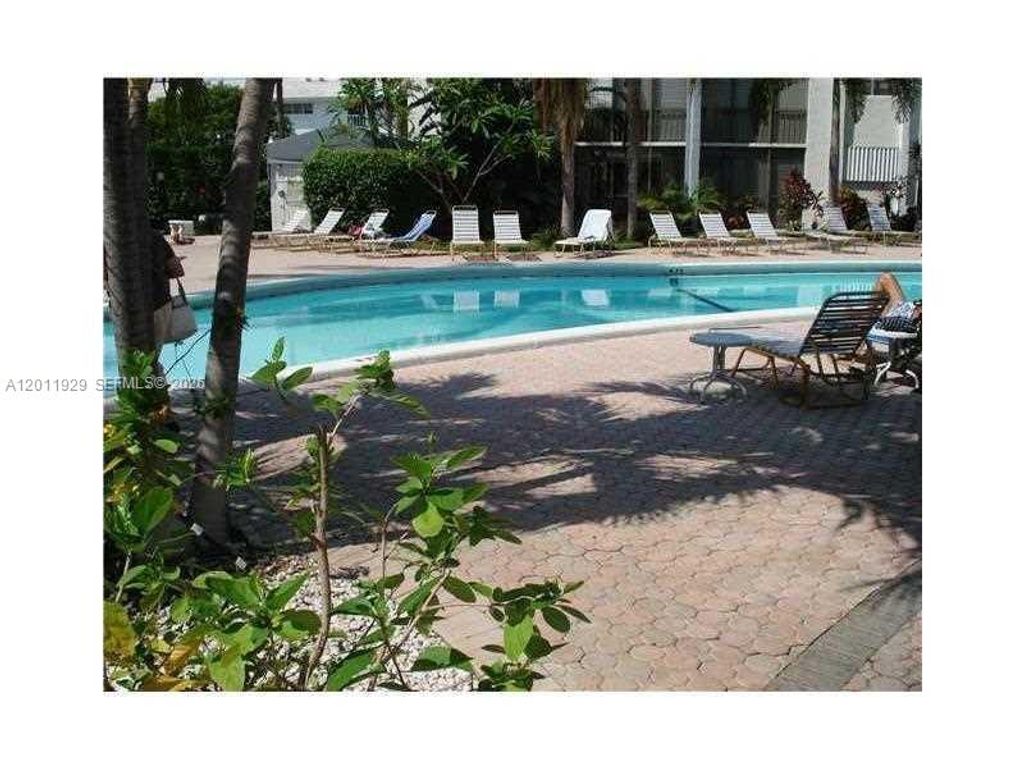 Photo of 5300 NE 24th Ter #422C, Fort Lauderdale, FL 33308 (MLS # A12011929)