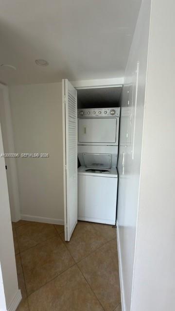 Lakeshore Condo 11 - Residential Lease