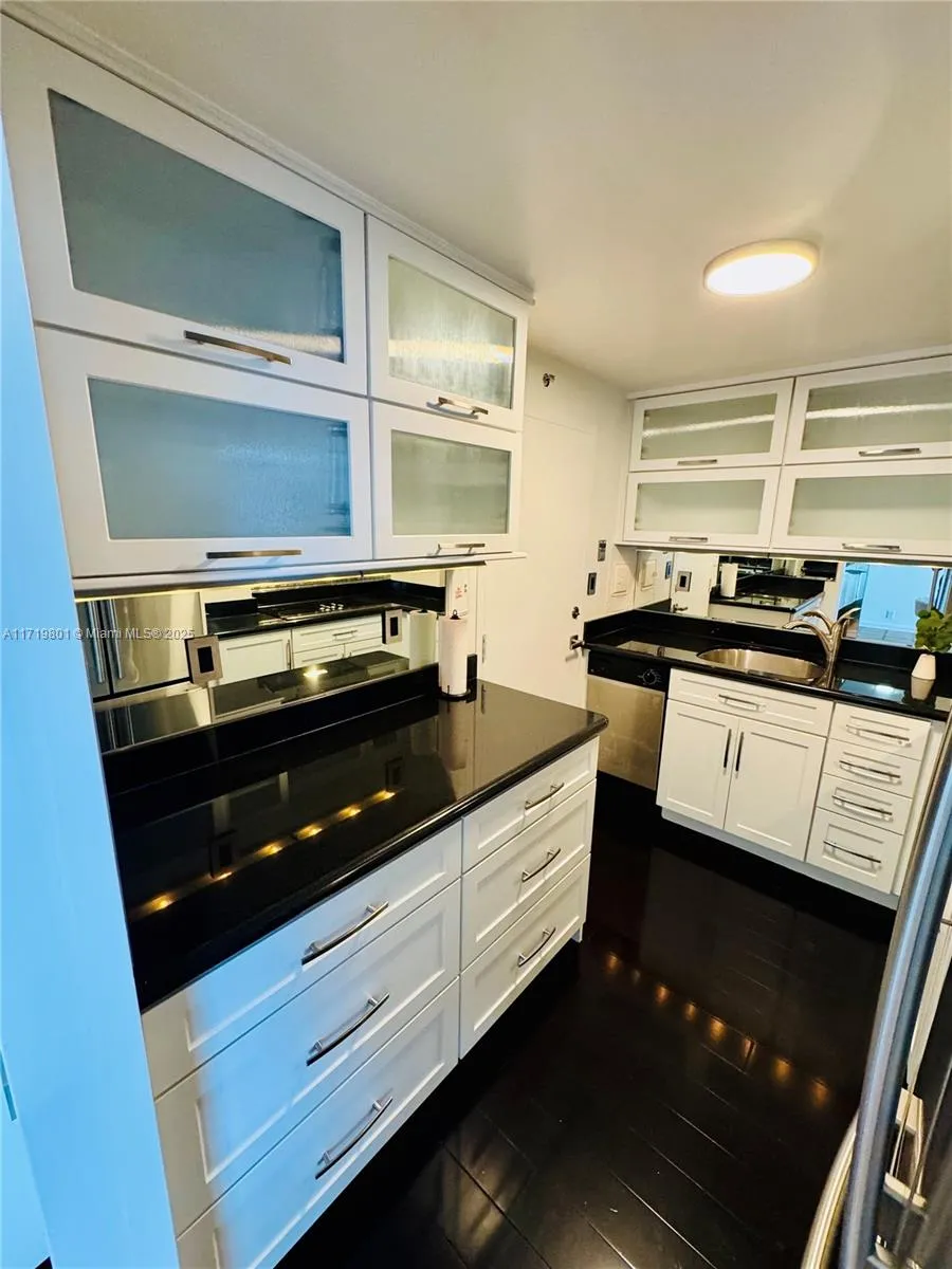 Miami, Florida 33137, United States, 1 Bedroom Bedrooms, ,1 BathroomBathrooms,Residential,Pending,20305