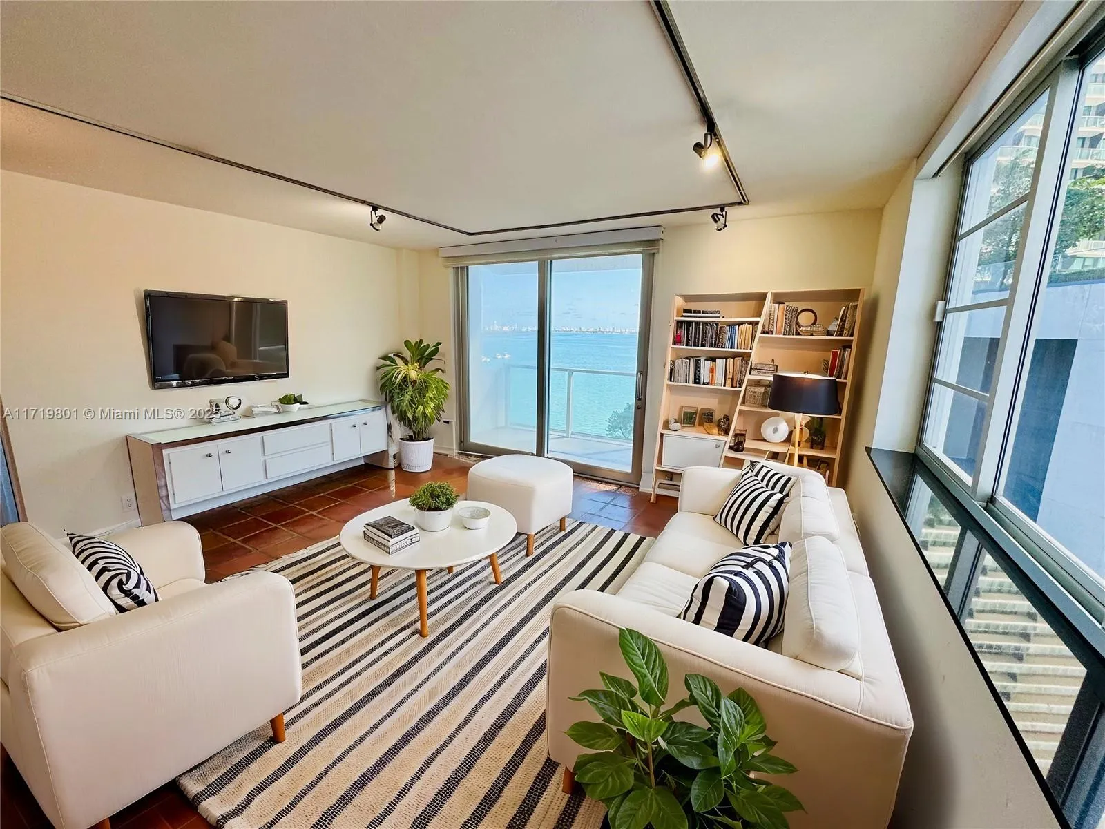 Miami, Florida 33137, United States, 1 Bedroom Bedrooms, ,1 BathroomBathrooms,Residential,Pending,20305