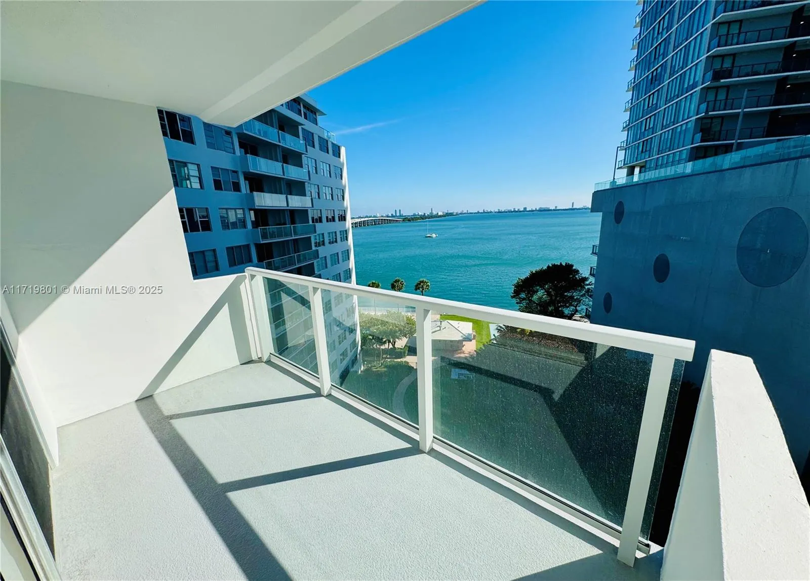 Miami, Florida 33137, United States, 1 Bedroom Bedrooms, ,1 BathroomBathrooms,Residential,Pending,20305