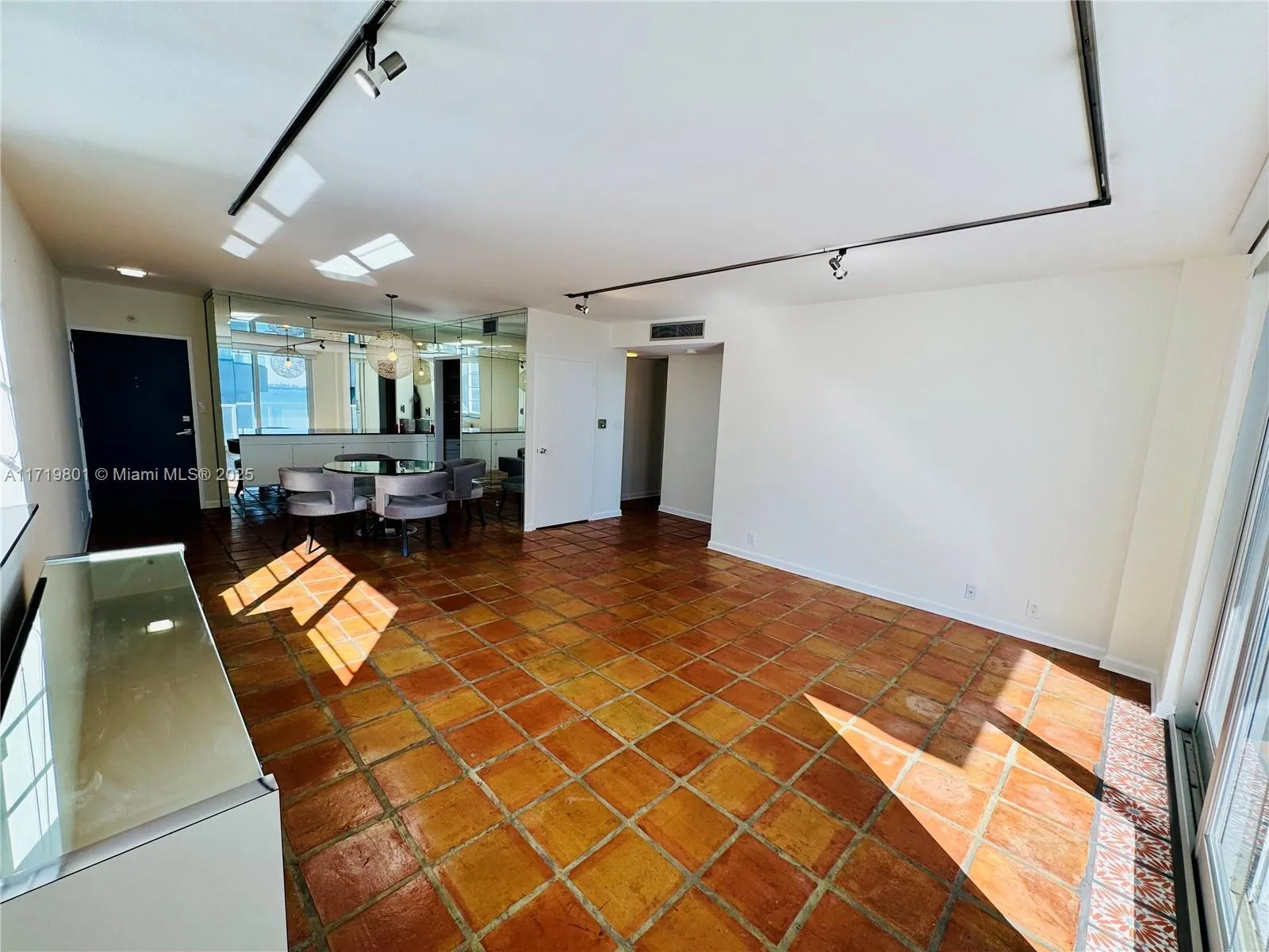 Miami, Florida 33137, United States, 1 Bedroom Bedrooms, ,1 BathroomBathrooms,Residential,Pending,20305