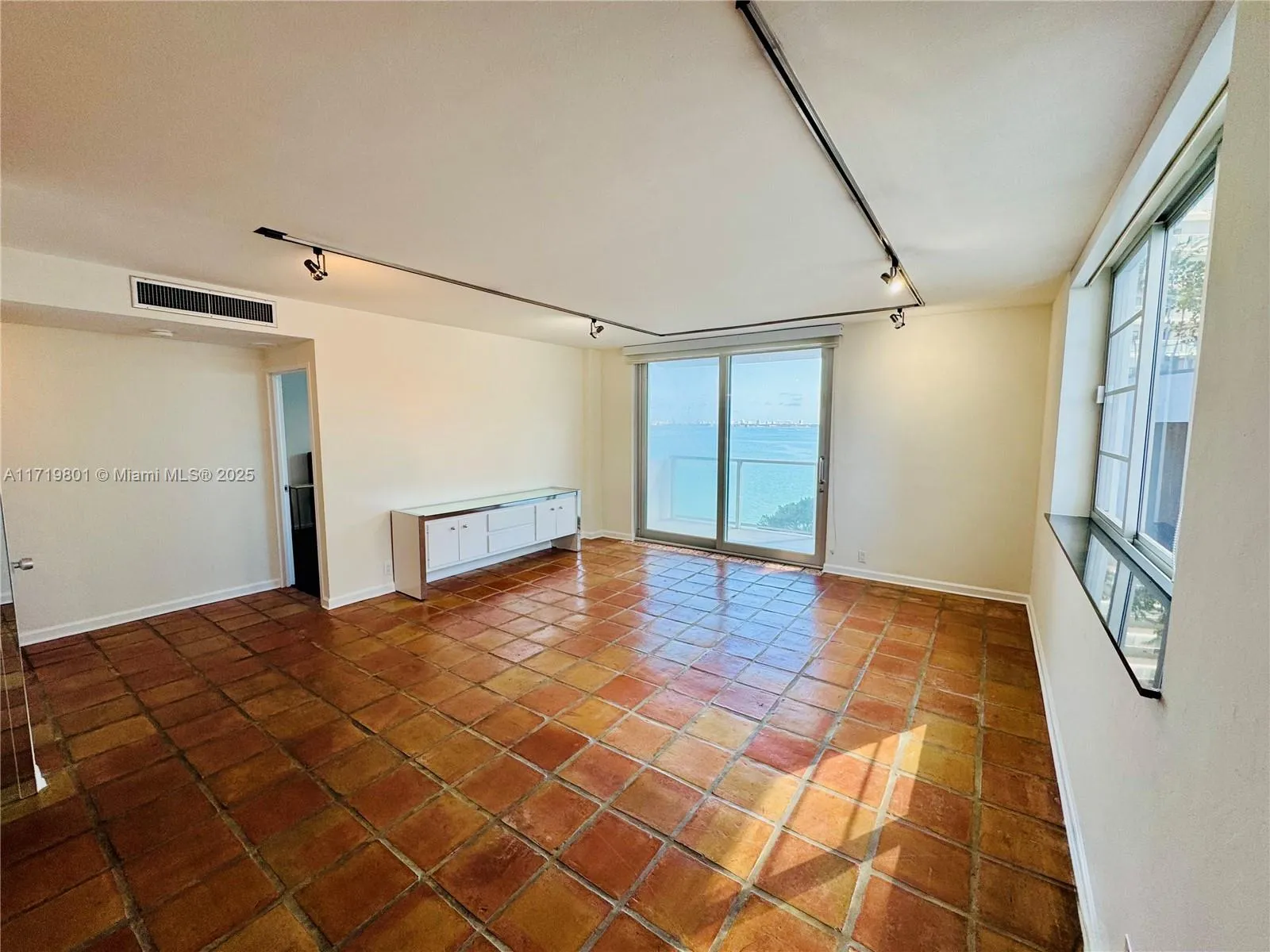 Miami, Florida 33137, United States, 1 Bedroom Bedrooms, ,1 BathroomBathrooms,Residential,Pending,20305