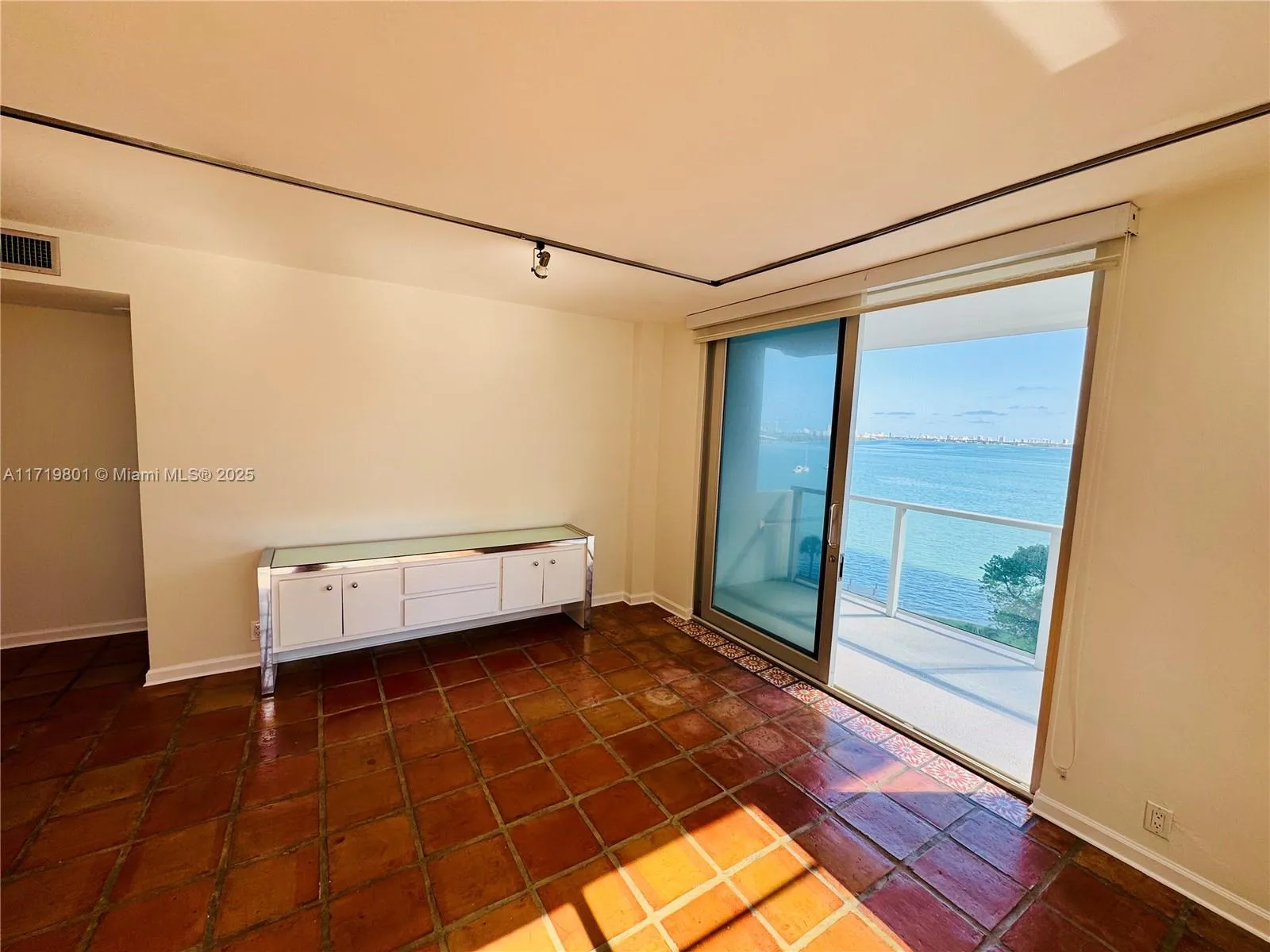 Miami, Florida 33137, United States, 1 Bedroom Bedrooms, ,1 BathroomBathrooms,Residential,Pending,20305