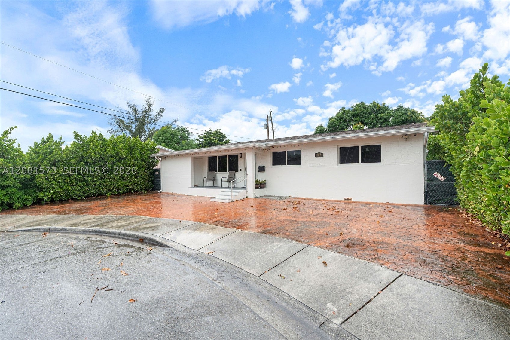 985 SE 2nd Pl, Hialeah FL 33010