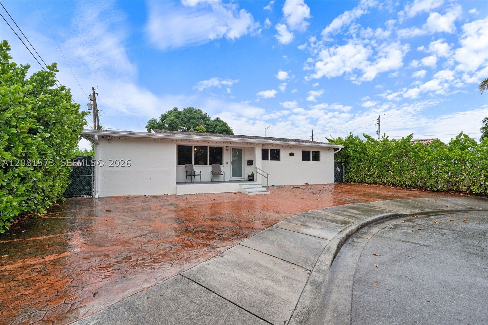 985 SE 2nd Pl