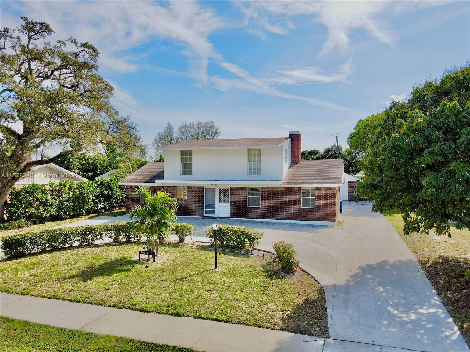 Rental Property at 814 Poplar Dr 1, Lake Park, Palm Beach County, Florida - Bedrooms: 3 
Bathrooms: 3  - $2,950 MO.