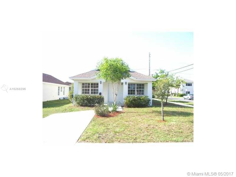 BEAUTIFUL SINGLE FAMILY HOME LOCATED IN THE HEART OF OAKLAND PARK. SPACIOUS 3 BEDROOM / 2 BATHROOM HOME WITH A GREAT FLOOR PLAN, LOTS OF NATURAL LIGHTING, STAINLESS STEEL APPLIANCES, TILE FLOORS, WASHER AND DRYER IN THE PROPERTY AND IS DIRECTLY ACROSS THE STREET FROM A PARK WITH PLENTY TO KEEP YOUR CHILDREN ENTERTAINED. GREAT LOCATION FOR YOUR FAMILY. BE CLOSE TO ALL THE ACTION - MAJOR HIGHWAYS, SHOPPING, DINNING, ENTERTAINMENT, NIGHTLIFE AND SO MUCH MORE. DON'T LET THIS