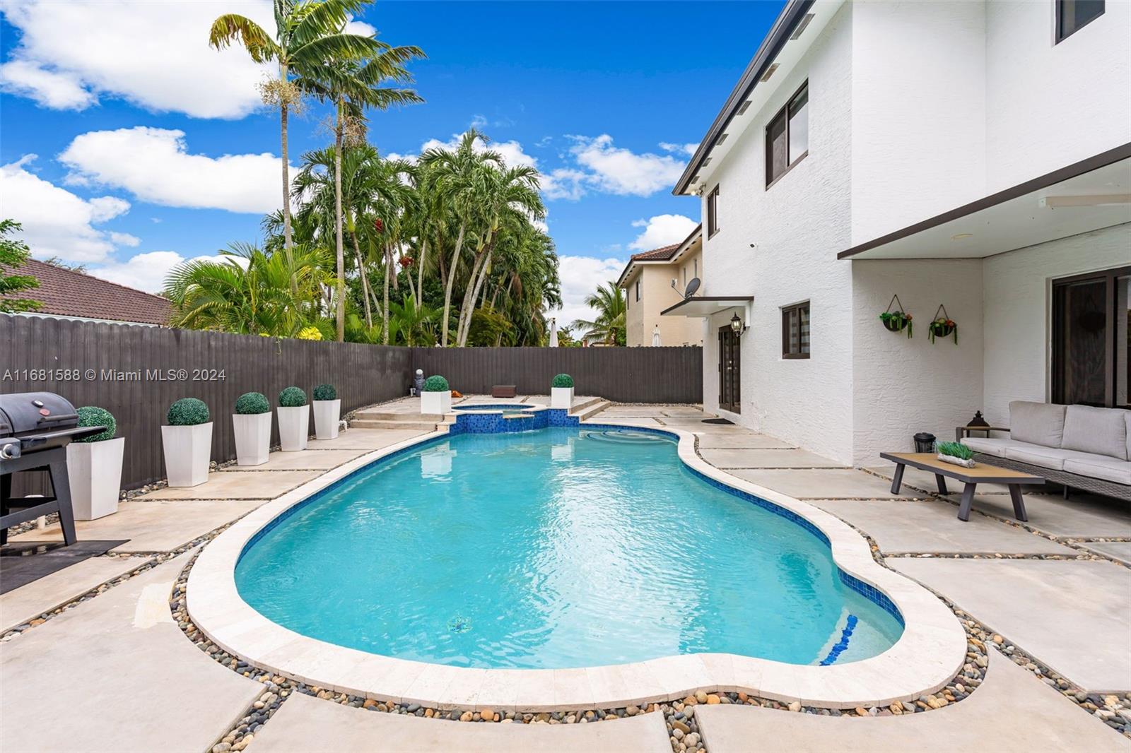MILON VENTURE - Residential