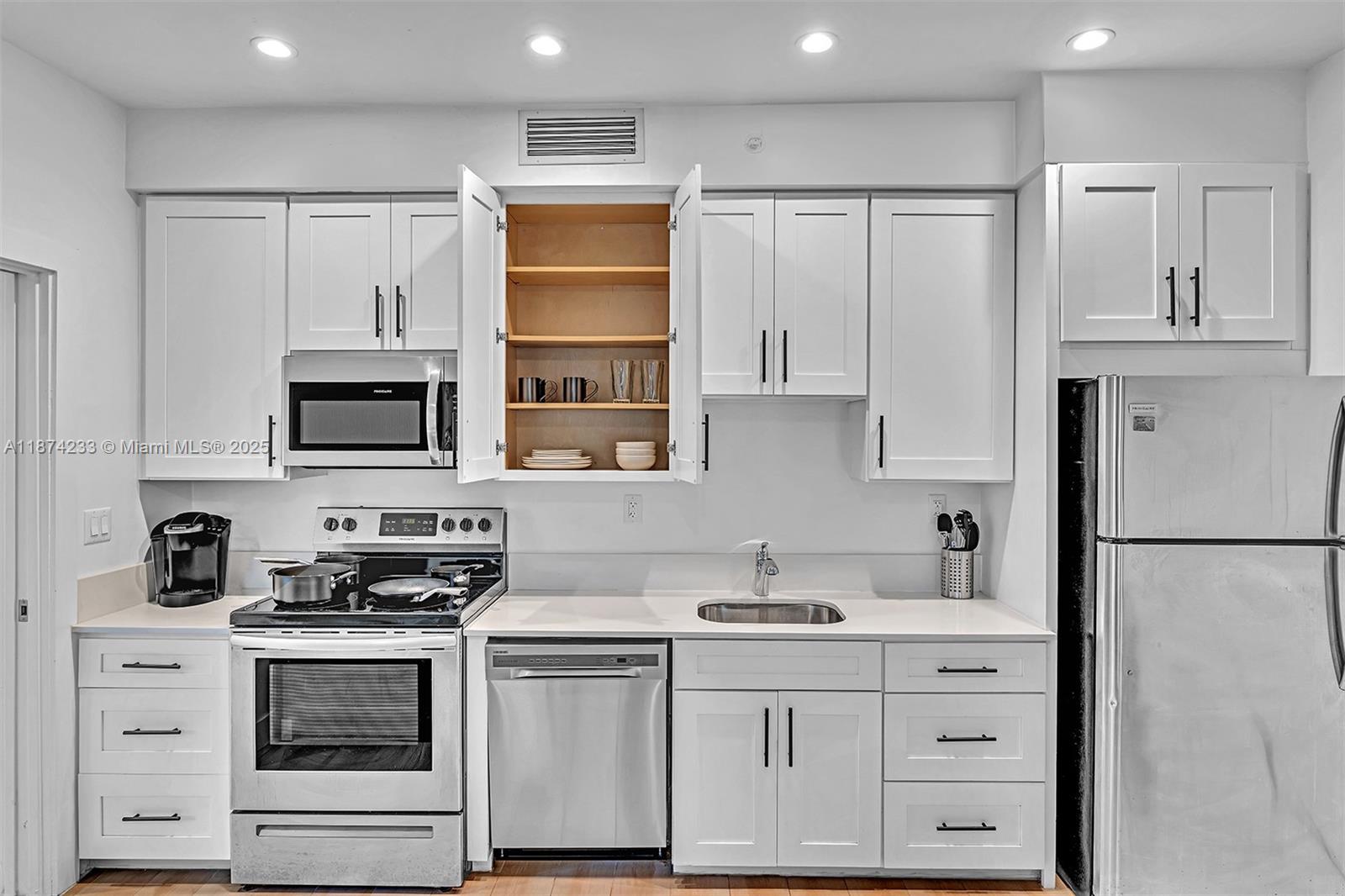 LENOX MANOR - Residential Lease