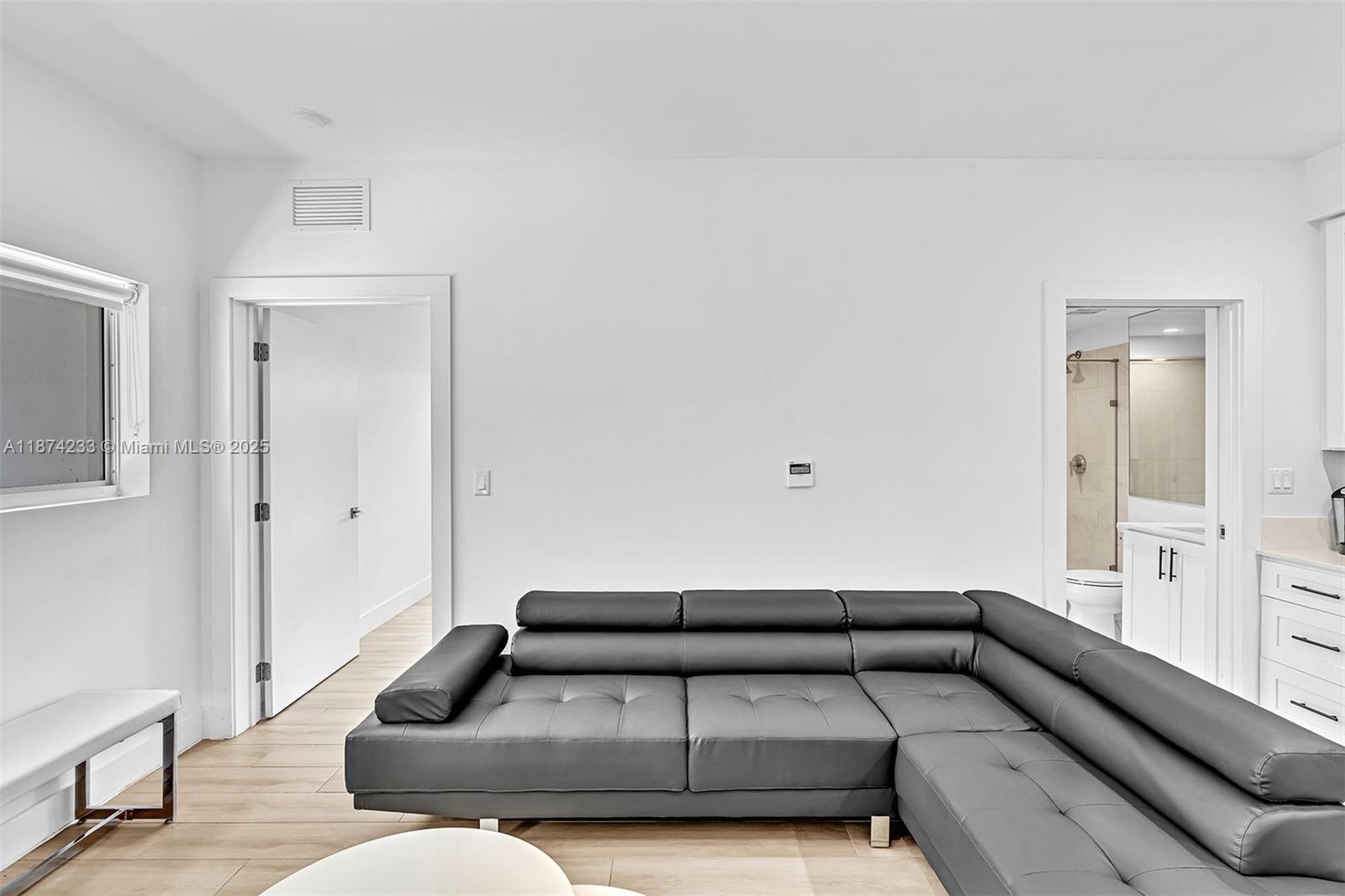 LENOX MANOR - Residential Lease