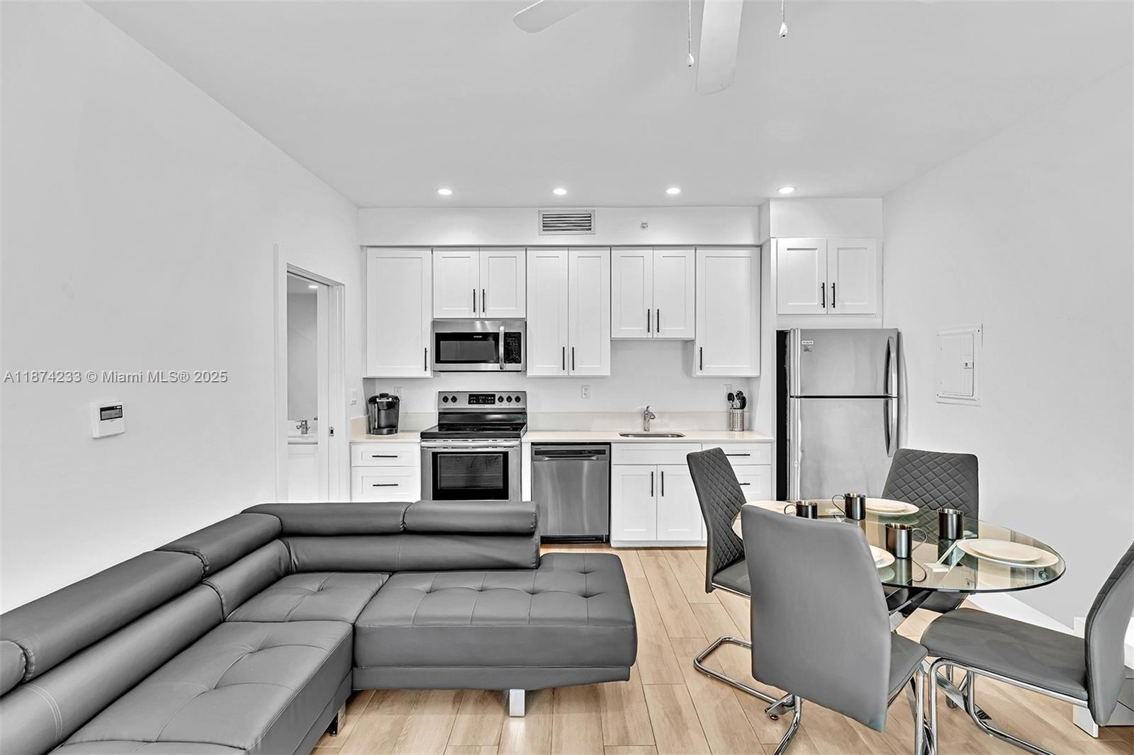 LENOX MANOR - Residential Lease