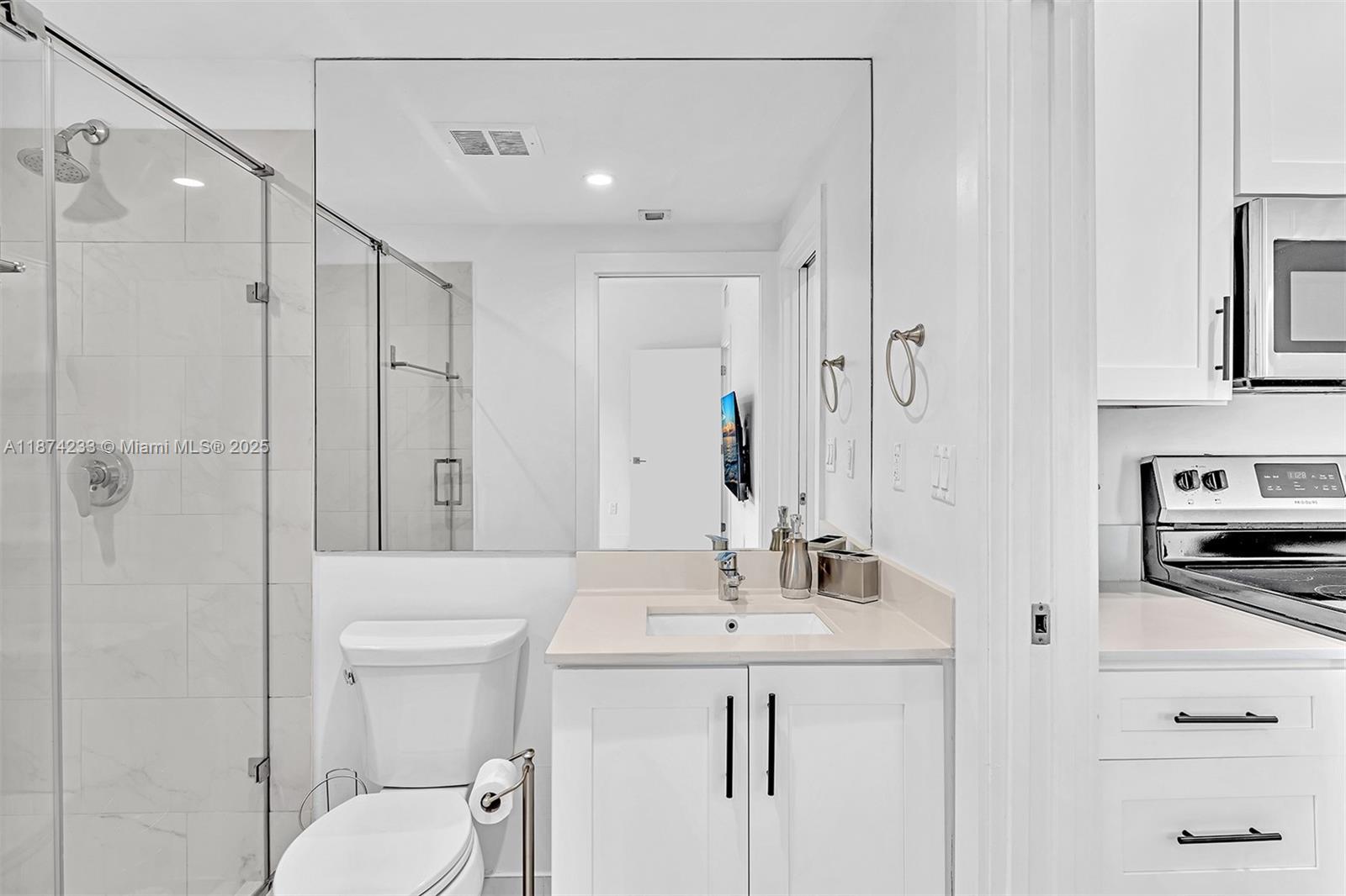 LENOX MANOR - Residential Lease