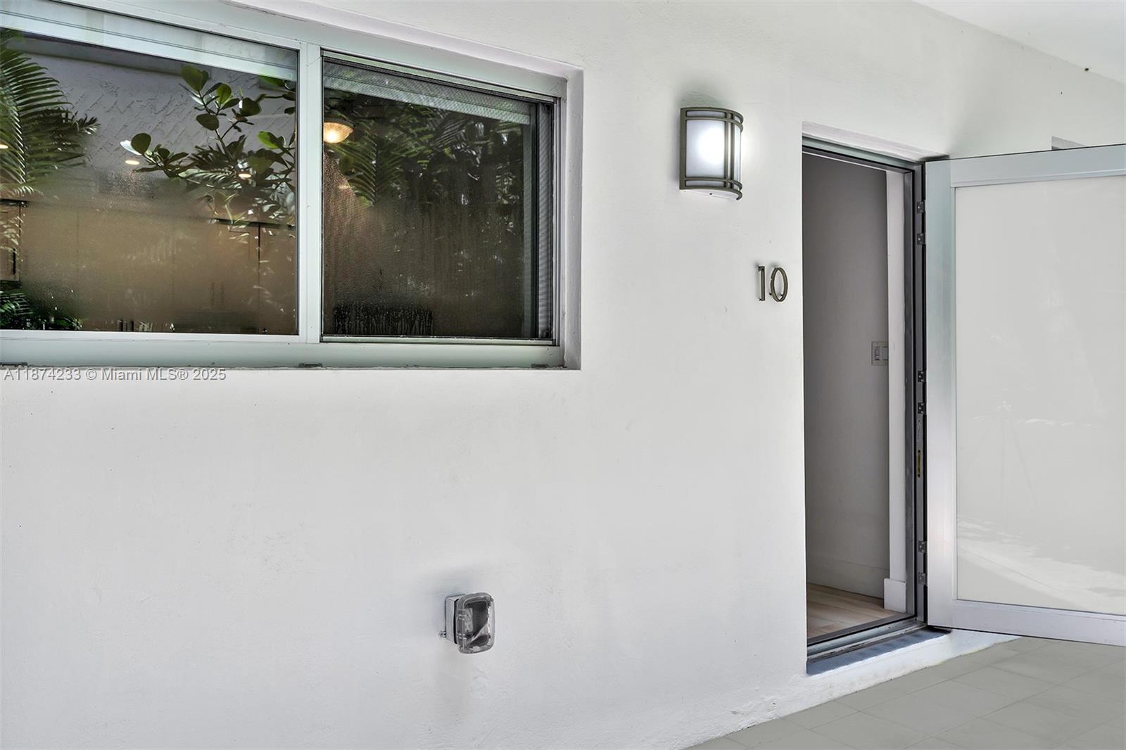 LENOX MANOR - Residential Lease