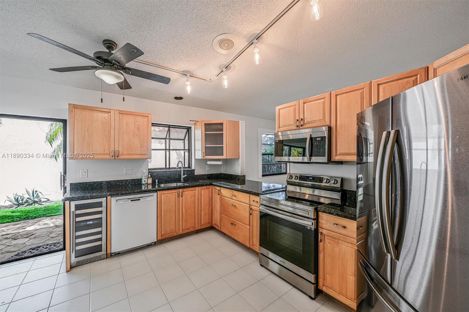 CRYSTAL POINTE 3 - Residential Lease