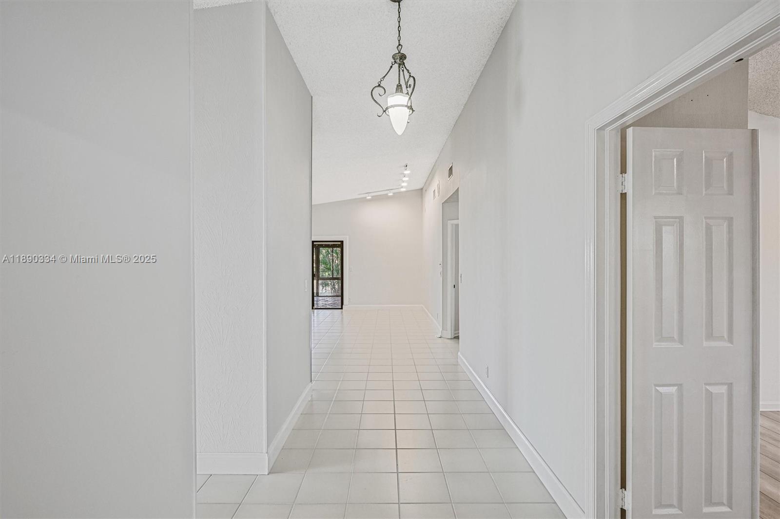 CRYSTAL POINTE 3 - Residential Lease