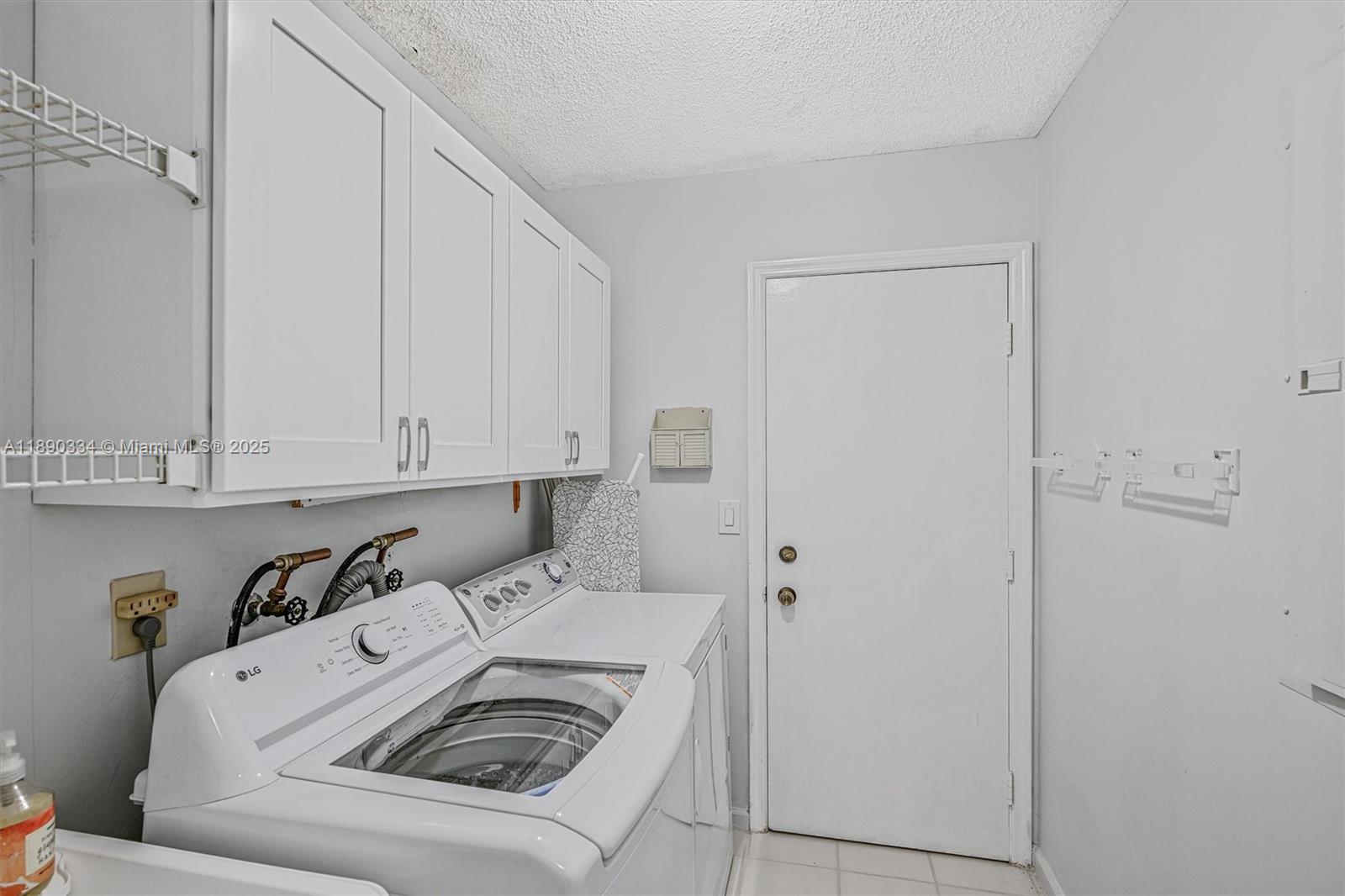 CRYSTAL POINTE 3 - Residential Lease