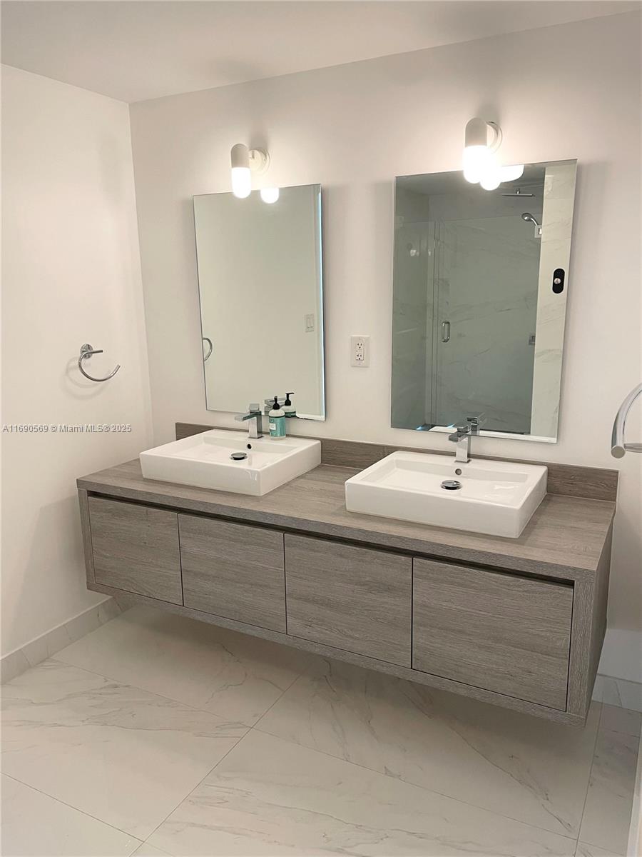 400 SUNNY ISLES CONDO WES - Residential