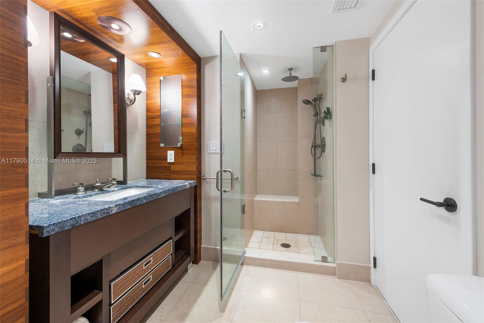 CENTRAL CARILLON BEACH CO - Residential Lease