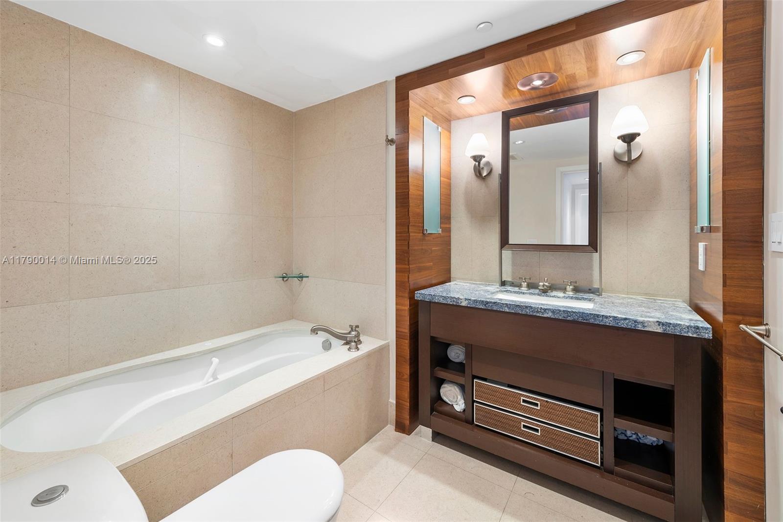 CENTRAL CARILLON BEACH CO - Residential Lease