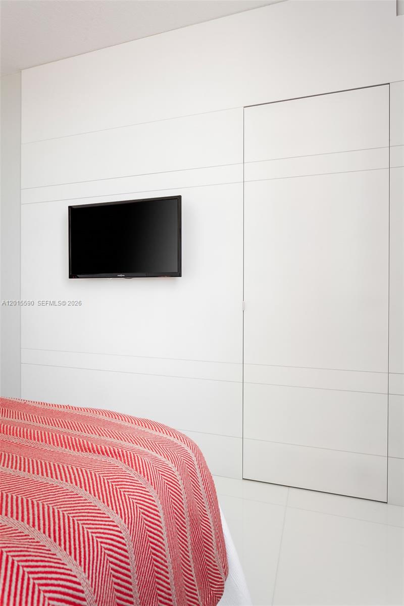 EDEN HOUSE CONDO - Residential Lease
