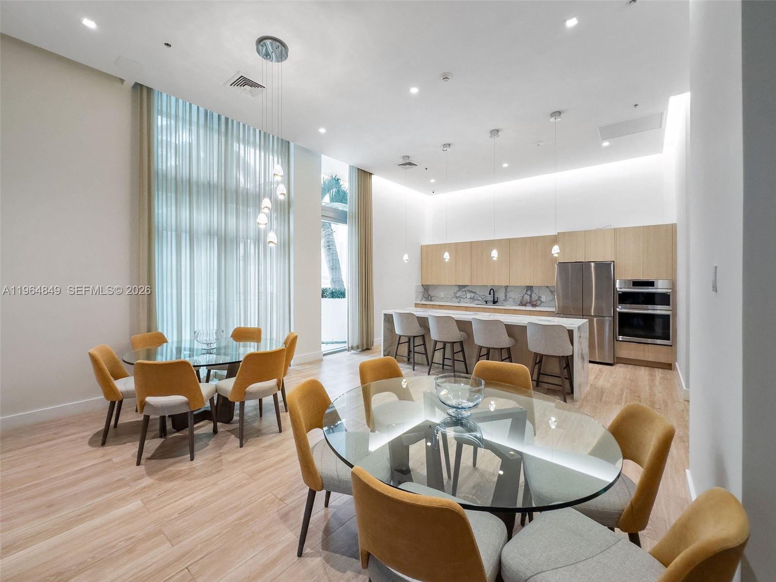 IVY CONDO - Residential