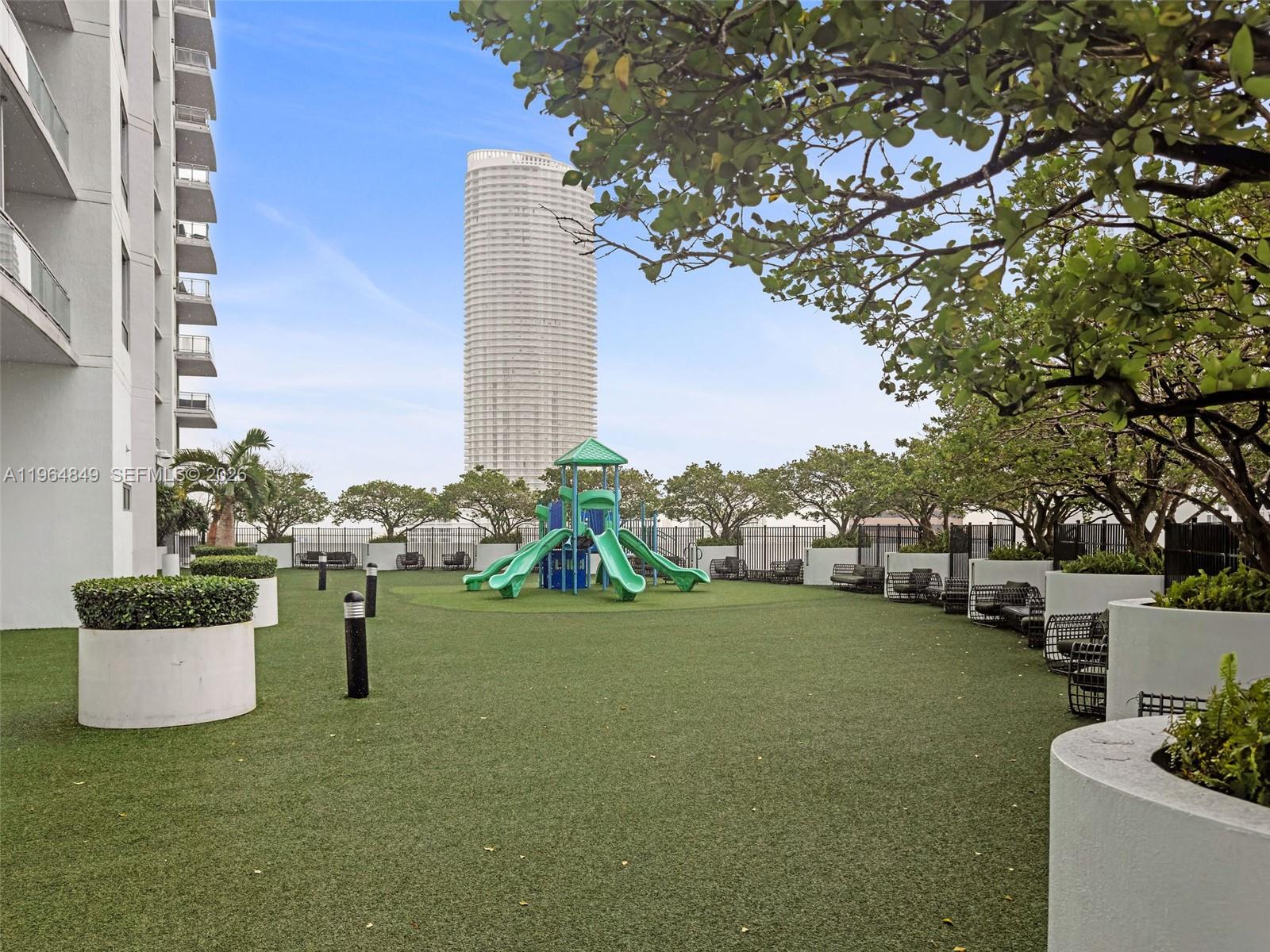 IVY CONDO - Residential