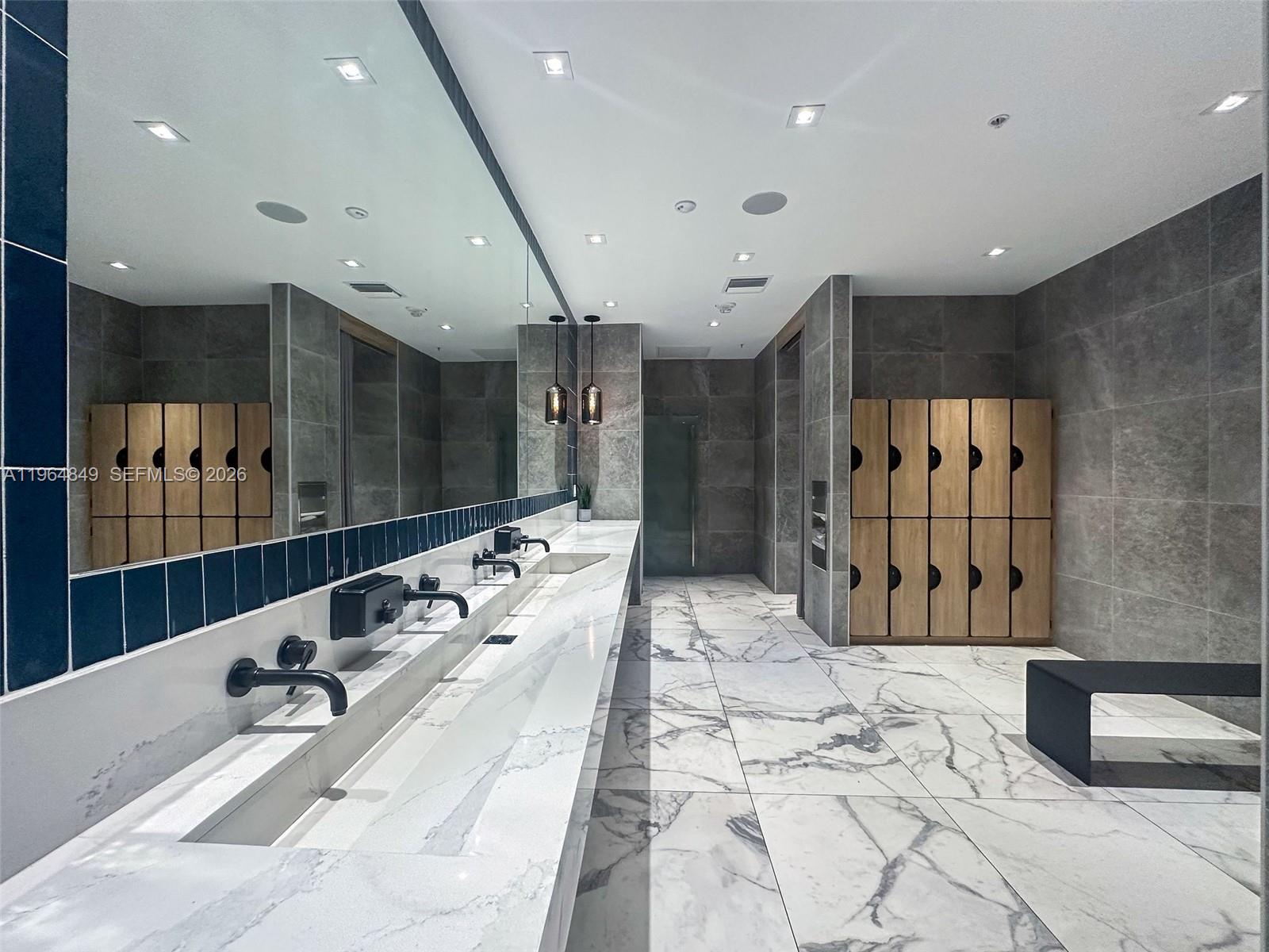 IVY CONDO - Residential