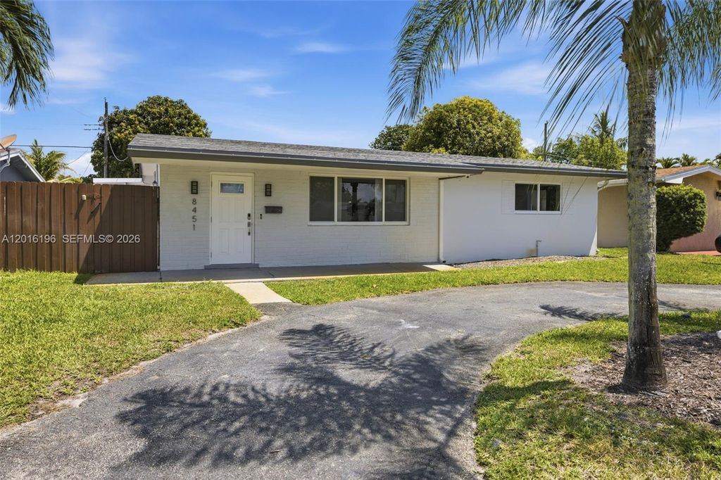 Photo of 8451 NW 16th St, Pembroke Pines, FL 33024 (MLS # A12016196)