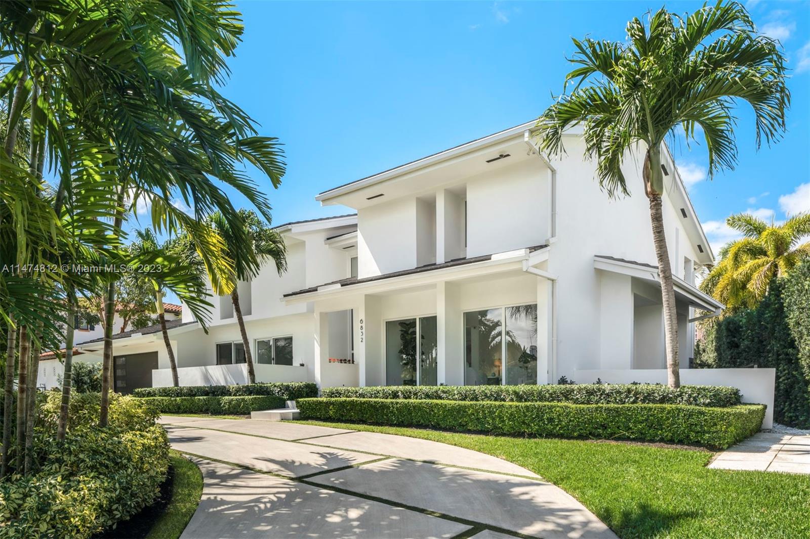 Property for Sale at 6832 Sunrise Ct Ct, Coral Gables, Broward County, Florida - Bedrooms: 5 
Bathrooms: 6  - $11,680,000