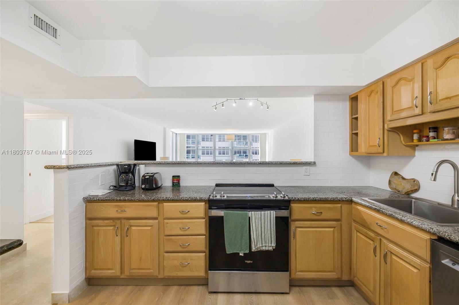 5151 Collins Ave 730