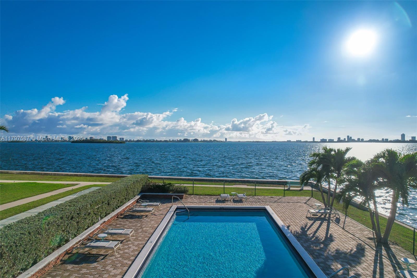 Rental Property at 1700 Ne 105th St 105, Miami Shores, Miami-Dade County, Florida - Bedrooms: 1 
Bathrooms: 2  - $2,200 MO.