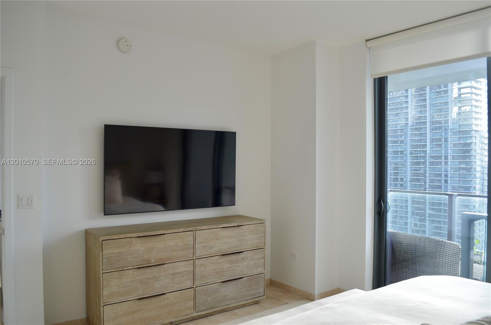 REACH CONDO - Residential