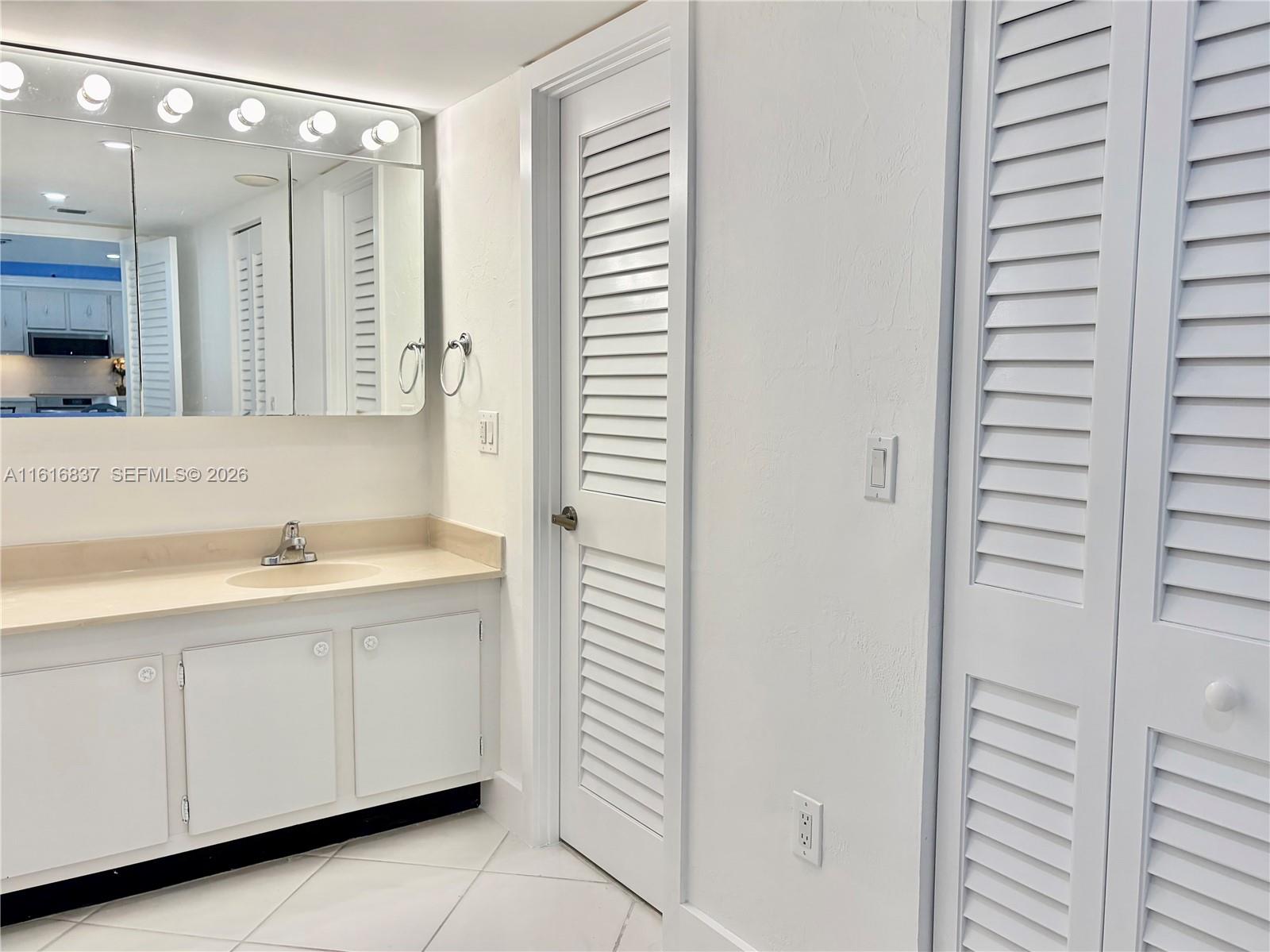 MANATEE CONDO - Residential