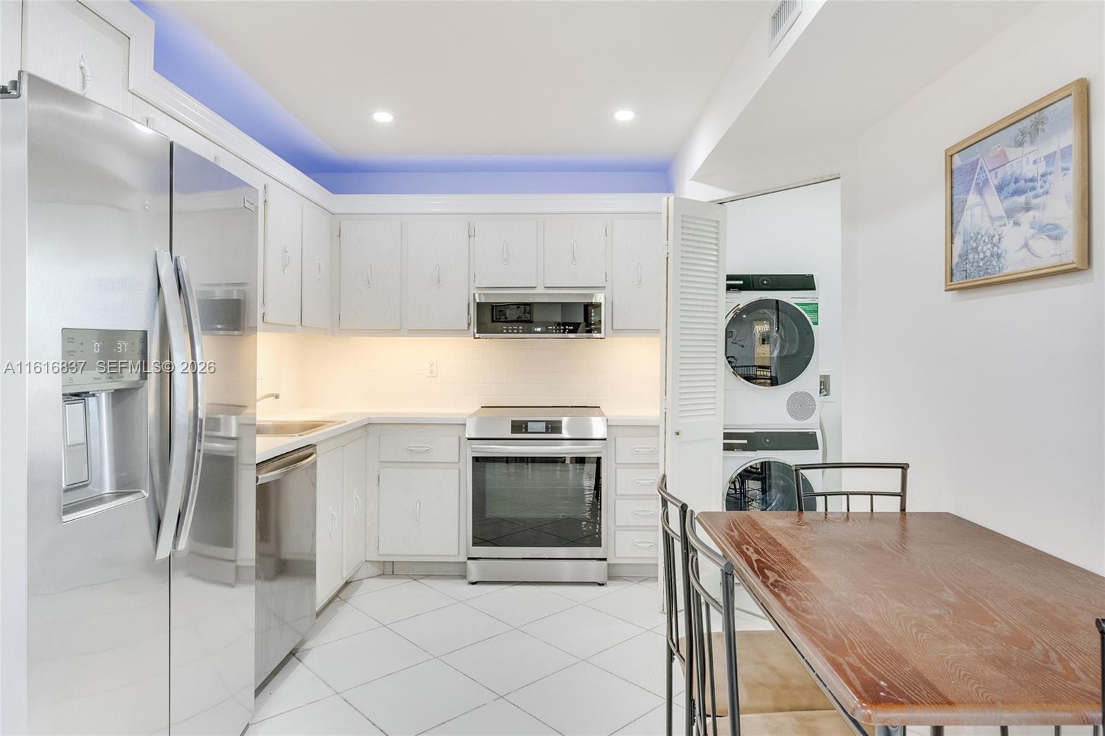 MANATEE CONDO - Residential