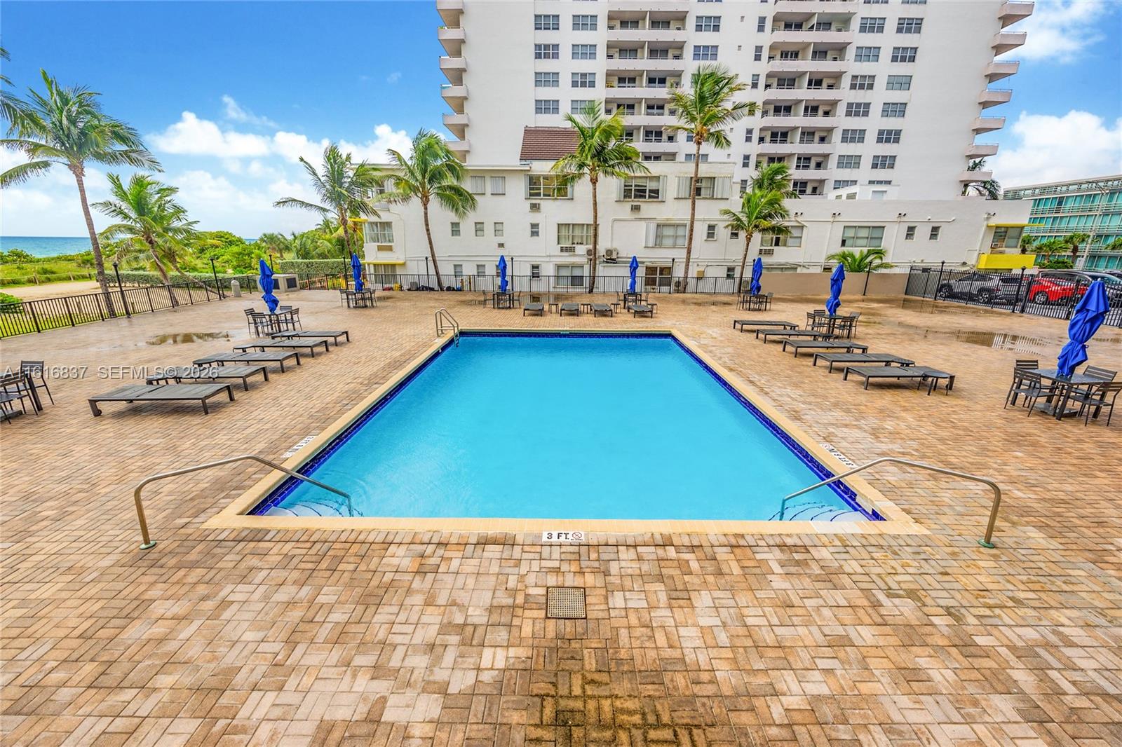MANATEE CONDO - Residential